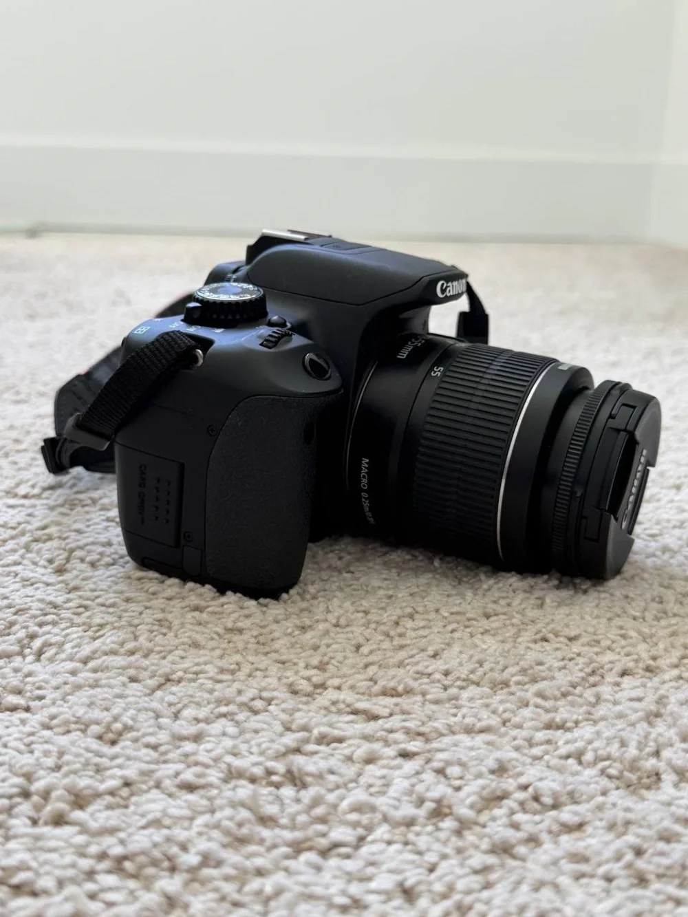 Canon EOS 650D DSLR Camera in Black with Standard Zoom Lens